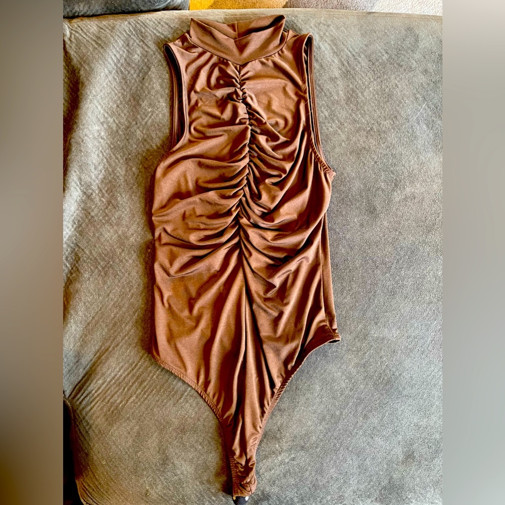 Rue21 high neck onesie. Brown size medium